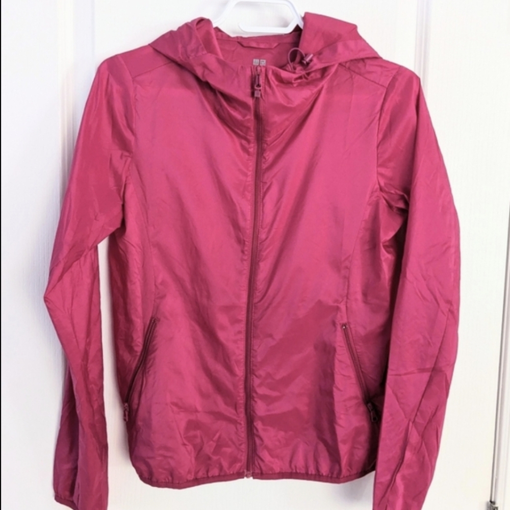 Uniqlo Windbreaker Jacket Strawberry Dark Pink Small